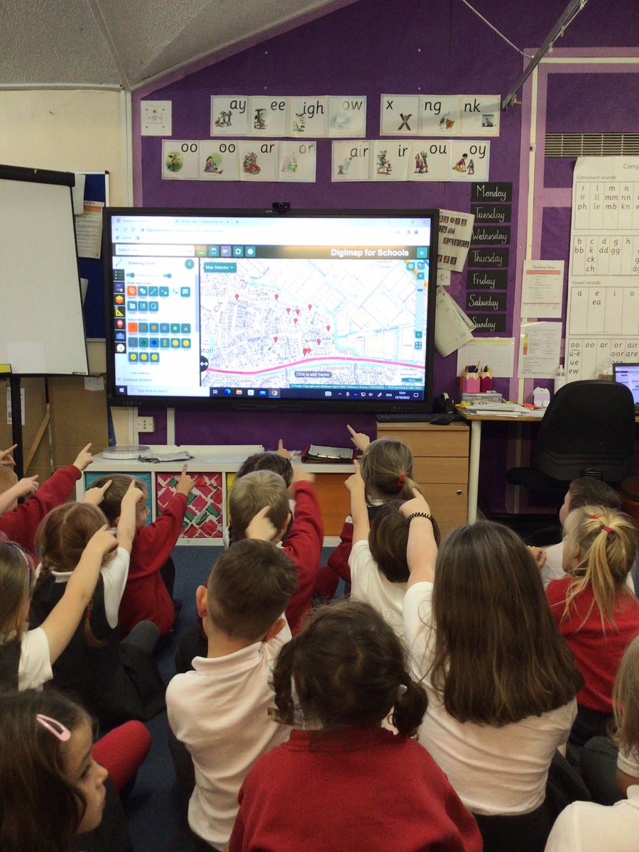 StrettonStMatts's tweet photo. Class 1 have had a fantastic afternoon finding our routes to St Matthew’s using the Digimaps for school resource. #SSM #SSMYear1 #SSMGeography https://t.co/P3ToLLd5xe