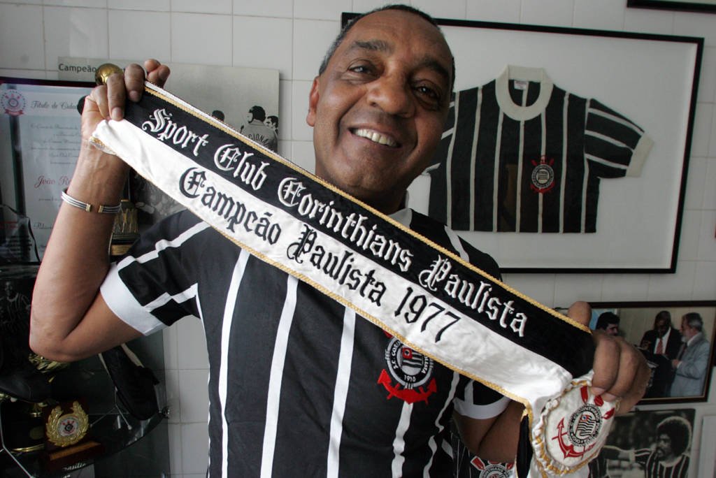 MiltonBs28's tweet photo. @Corinthians Vamos homenagear nossos ídolos em vida. Parabéns, Basílio! #Eterno77 https://t.co/h1XtfjiagY