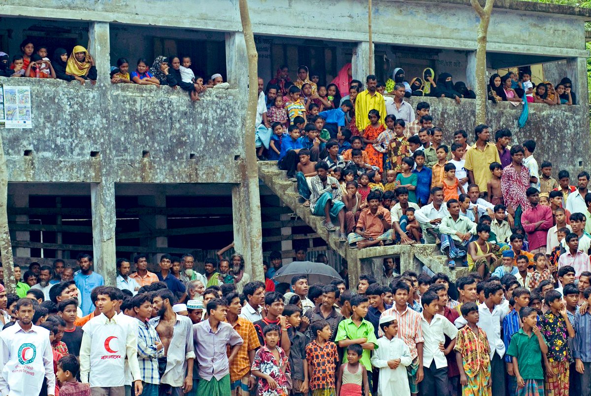 #PreventionSavesLives! On #DRRDay we dedicate our next story from ”#SwedenBangladesh:50 years through 50 stories” to the 🇸🇪🤝🇧🇩 cooperation in #DisasterReduction, including the construction of thousands of #EarlyWarning-systems & cyclone shelters. 👉🏼 bit.ly/3Tlkn9M