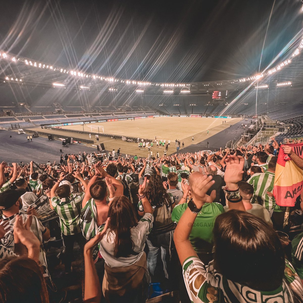 𝐒𝐢𝐞𝐦𝐩𝐫𝐞 𝐞𝐬𝐭𝐮𝐯𝐞 𝐚 𝐭𝐮 𝐥𝐚𝐝𝐨, 𝐁𝐞𝐭𝐢𝐬 𝐜𝐮𝐚𝐧𝐭𝐨 𝐭𝐞 𝐚𝐦𝐨, 𝐪𝐮𝐢𝐞𝐫𝐨 𝐯𝐞𝐫𝐭𝐞 𝐜𝐚𝐦𝐩𝐞𝐨𝐧 💚