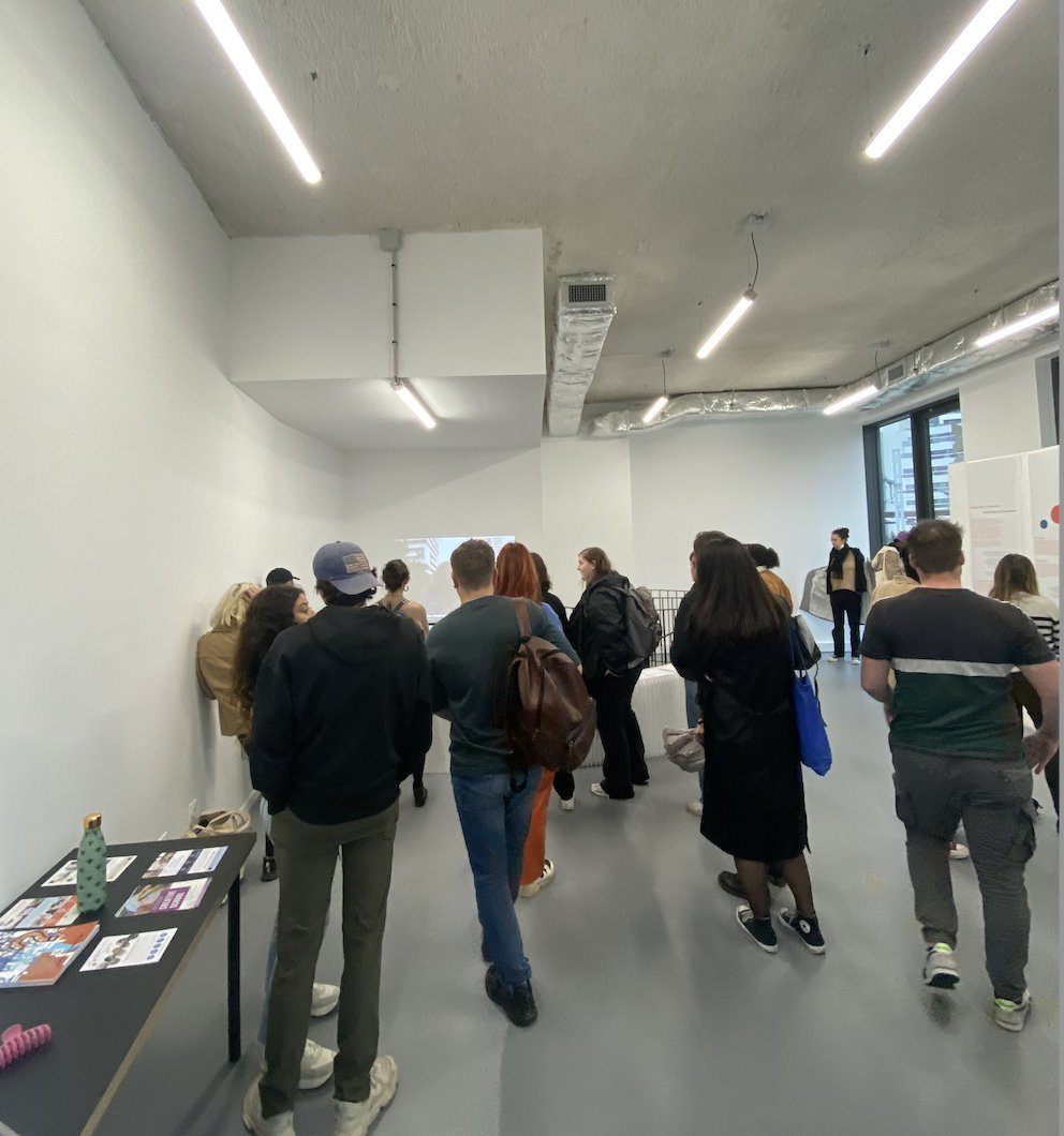 MemexProject's tweet image. Today @MCA_EU and @SmartCityParis presented the mechanisms and results of our #MEMEXProject to the students of @UniversiteCergy (master in Geography and urbanism)! The presentation was followed by a walk in the Rosa Parks area with the #MEMEXApp prototype in hand!