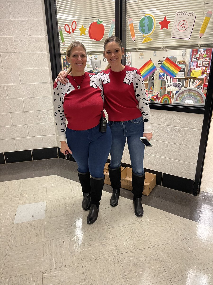 #MentalHealthSpiritWeek #TwinDay #CougarPride 💚♥️🐾🌈🤎🖤 <a href="/McCormackPsych/">Jeanne McCormack</a> <a href="/QOhsTST/">Mrs. Jamison, TST</a>