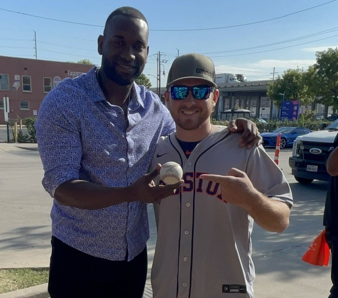MarkBerman_'s tweet photo. Dillon Harrell,from New Caney, who caught Yordan Alvarez’s walk-off home run, gets to meet Yordan courtesy of Carlos Correa Family Foundation. Dillon was going to give Yordan the ball,but the Astros star wanted Dillon to keep it. Yordan did sign the ball &amp; @dharrellfishing jersey https://t.co/p4XHYofXoG