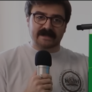 anarchylimes's tweet photo. @eddyburback u look like my old high school history teacher and its freaking me out dawg https://t.co/VOxKy9WDKD