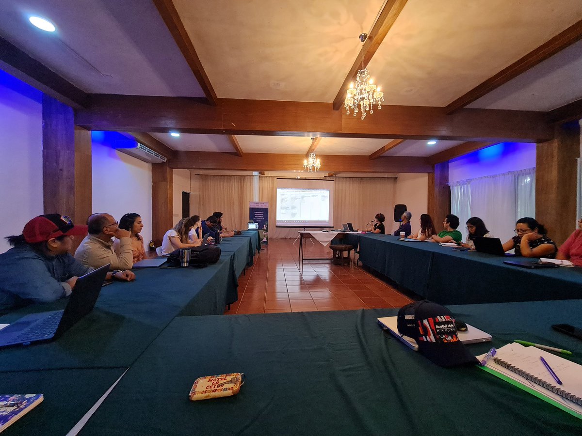 Rpuebloviejomx's tweet photo. Tercer día de el "primer encuentro regional en ganadería sostenible del proyecto comunidades prosperas y sostenibles".
#ganaderiaregenerativa
#ranchoagroecológico
#Itsnotthecowitsthehow
@Mexico_TNC
@nuupagro
@Agroforest_JAL
@anguslosfresnos https://t.co/BBVtzl6tiR