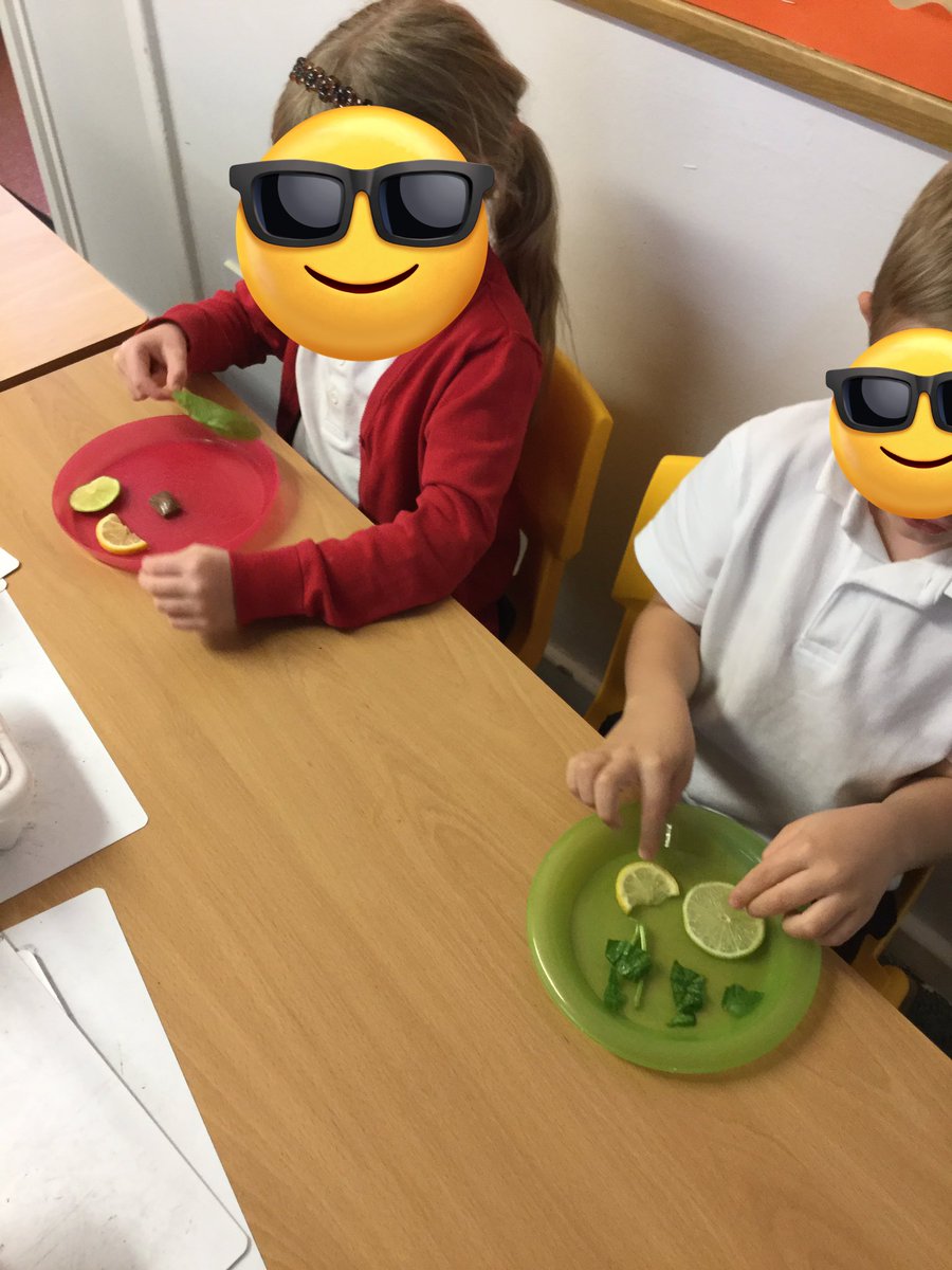 MD_Class1's tweet photo. In science we have been learning about our senses. We then explored the five senses using lemon, lime, chocolate and spinach. HS “The lemon makes a noise when you squeeze it!” @MD_headteacher #MDScience https://t.co/PE50lHyLxR