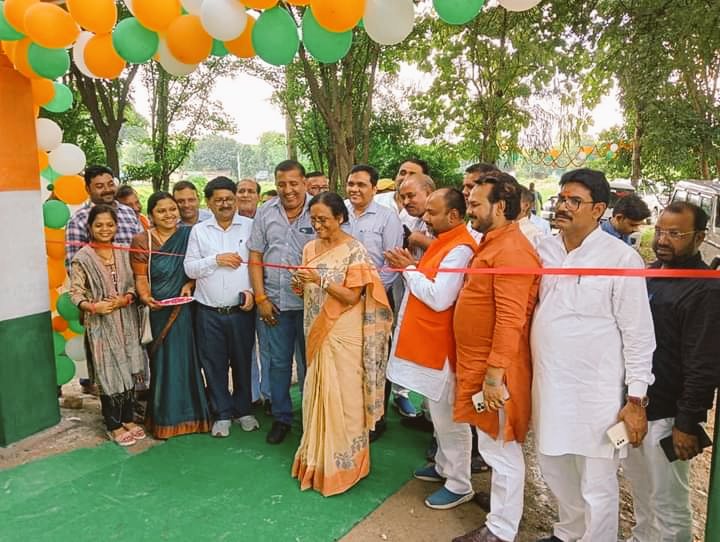 MayankM49409824's tweet image. Amrit Sarovar was inaugurated in Meja Vidhan Sabha by Dr. Rita Bahuguna Joshi, the eminent MP of Prayagraj (up) and met the little children present there and got information about their education from them.

#HarGharJal 
#jjmup
#Swsm
#Dwsm_prayagraj
#DrReetajoshi.