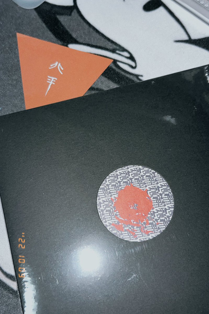 周姨做的灯
朋友送的书
自己买的专
#好想和你分享我的眼睛 https://t.co/EimY4V5E7U