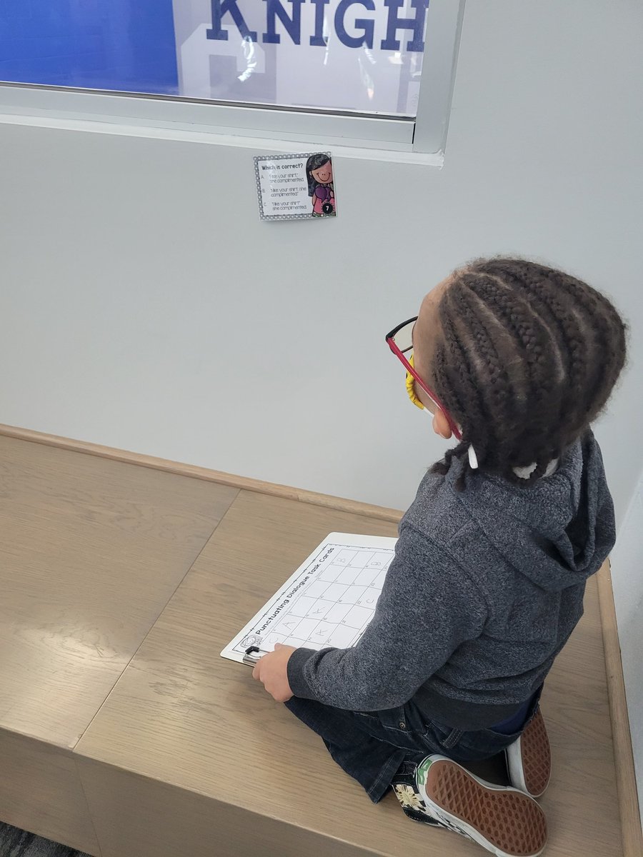 CoachPaskon's tweet image. Ss are practicing identifying dialogur with correct punctuation and capitalization. #isdschools
#collaborationspaces