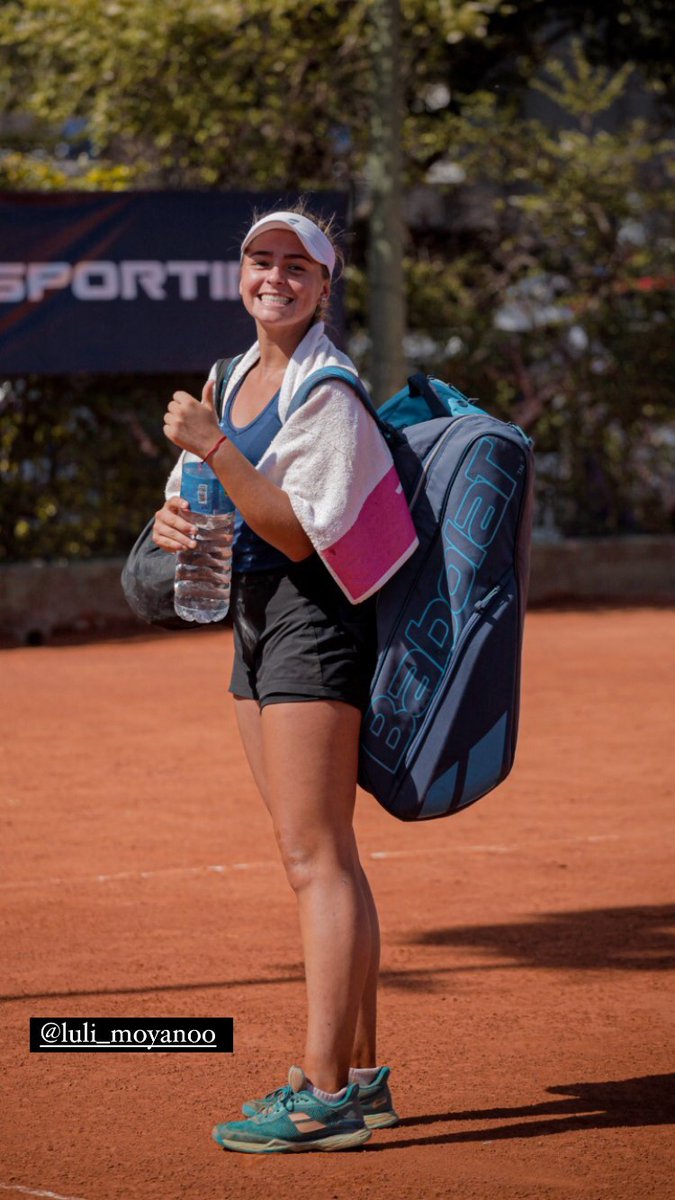 Octavo triunfo consecutivo para la cordobesa Luciana Moyano (2005). Eliminó a tres jugadoras extranjeras y está por primera vez en Cuartos de Final de un W25 en Tucumán. Será 780° WTA. Es el séptimo torneo profesional de su carrera.
¡Felicitaciones <a href="/LMoyano27/">luli_moyano27</a>!

📸 <a href="/om_visuals/">omar erre</a>