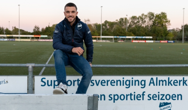 RVoetbal's tweet photo. Van zware knieblessure herstelde Jenner Koek wil zich laten zien bij Almkerk -  https://t.co/BZDOZ78YlY https://t.co/UNISMNzt1P