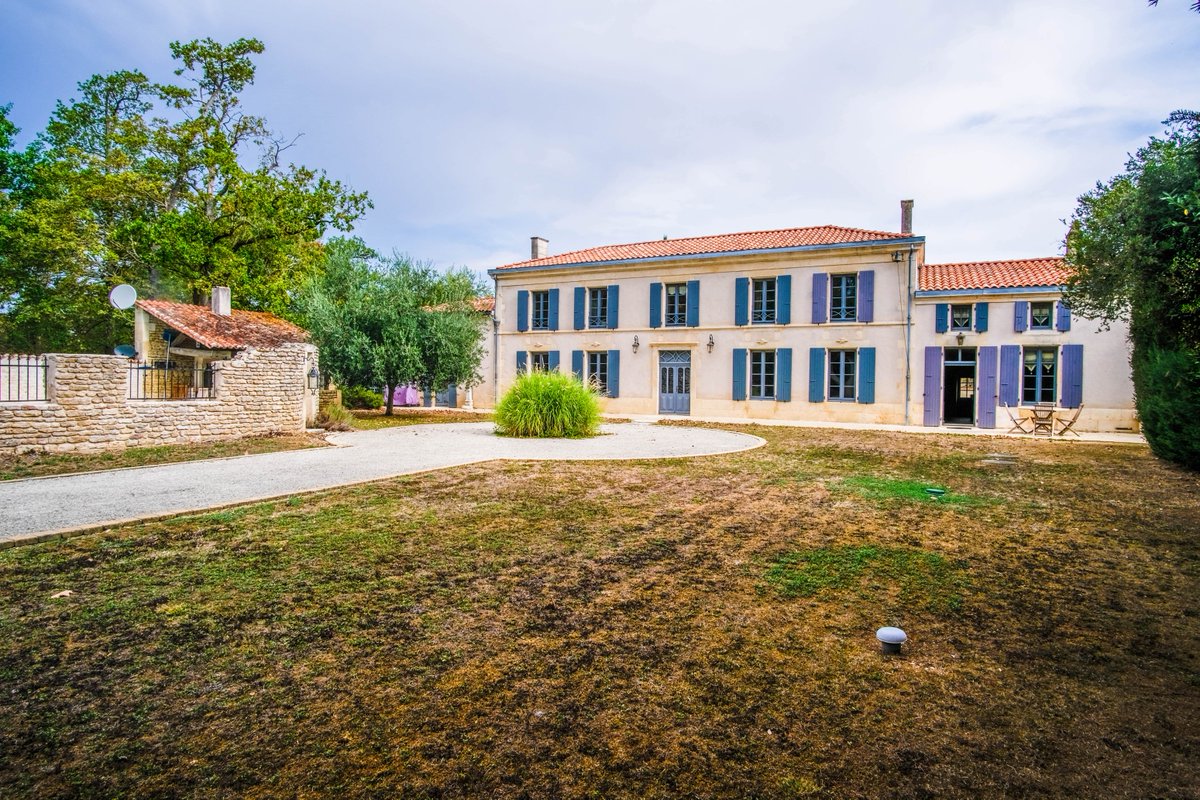 Hamptons1869's tweet photo. Have you ever wanted to own a beautiful hamlet in France? 😍 

Relax in this stunning historic, six bedroom home that is full of character which sits within woodland truffle park. 

 Charente-Maritime, France 📍 

See more: https://t.co/EzZXK98Zsb https://t.co/SHDGwRH8JN