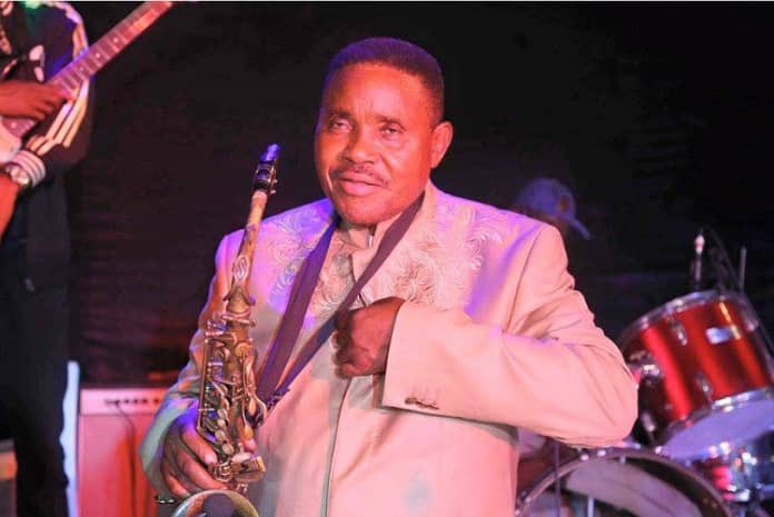 olitoMUKINZI0's tweet photo. #Culture Décès de #Kiamuangana
L’artiste musicien Verckys Kiamuangana Mateta est décédé jeudi, à Kinshasa, des suites d’une maladie à l’âge de 78 ans. Saxophoniste de talent, il a évolué au sein de l’OK. Jazz de #Luambo Makiadi, avant de créer son propre orchestre « Vévé » | ACP https://t.co/wrO1z0j2xe