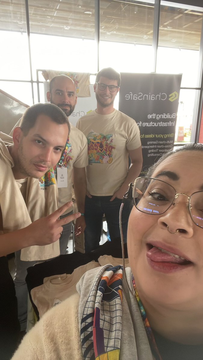 appitoriadev's tweet image. With the @ChainSafeth guys! Awesome vibes! 😎👍🏻#chainsafe