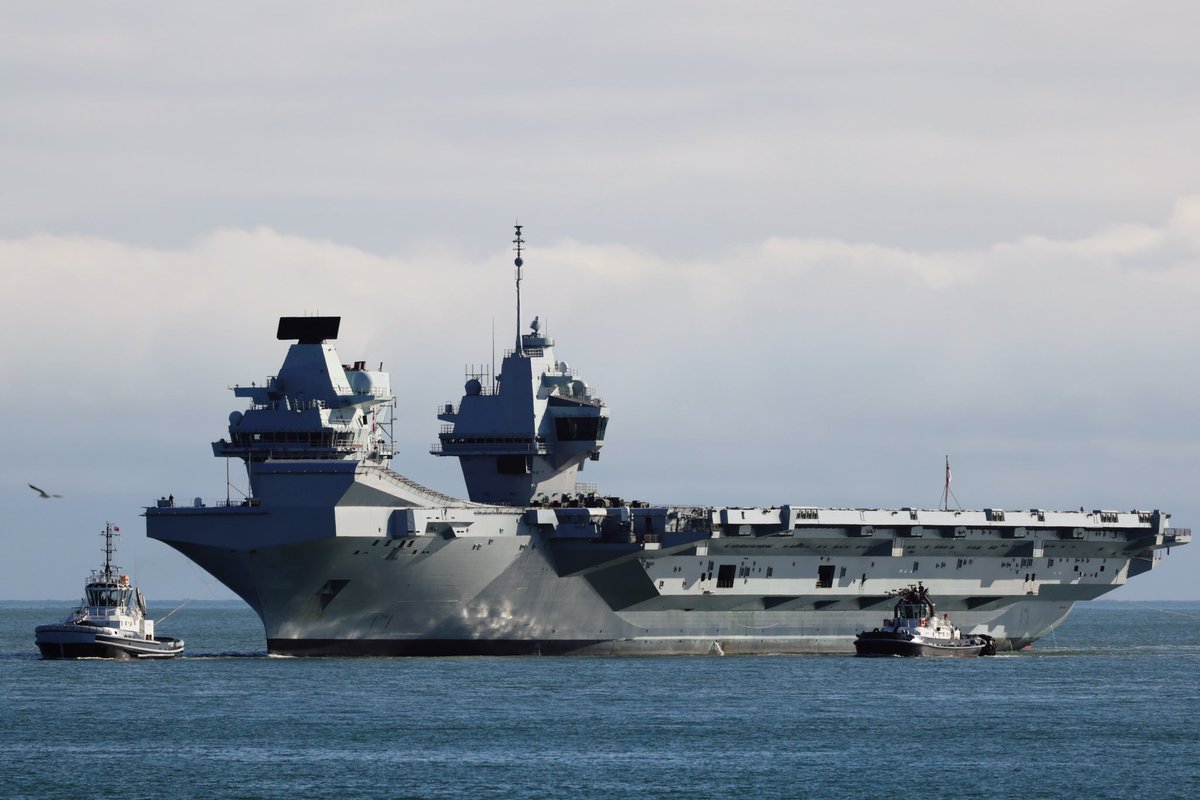 HMNBPortsmouth's tweet photo. A warm welcome back to @HMSQNLZ and her crew who have been over in the US representing the UK amongst our NATO allies. 🇬🇧🇺🇸 Time for some well deserved rest before their next exercise #CSG22 🧭 https://t.co/1wRwzG4jEm