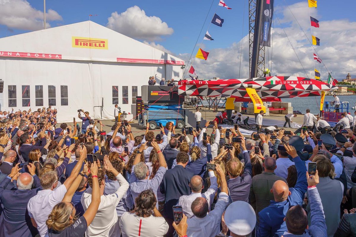 lunarossa's tweet photo. «I christen you Luna Rossa». Luna Rossa Prototype touches the water. The challenge to the 37th America’s Cup starts today.
#LunaRossaPradaPirelli #LRPrototype https://t.co/3Ldhsq0eeK