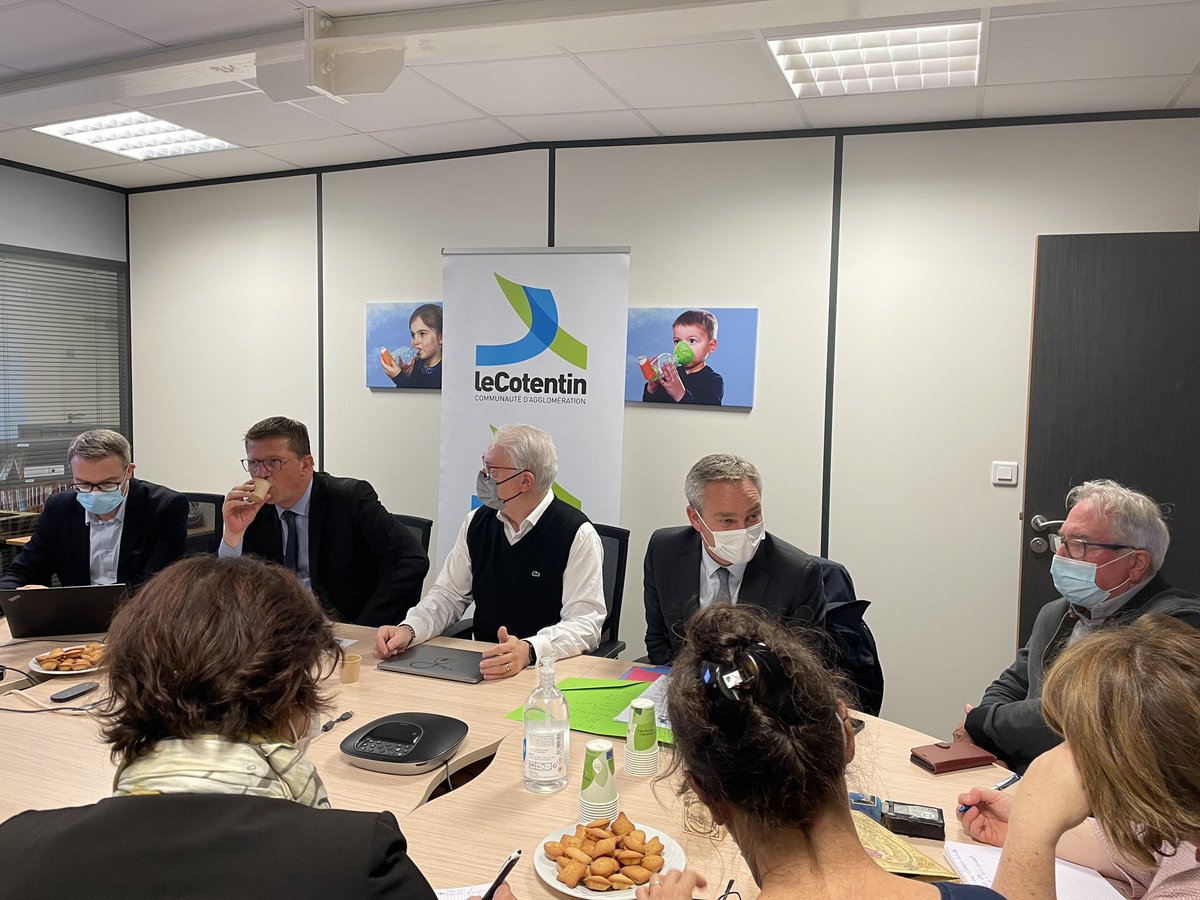 DMARGUERITTE's tweet photo. Nous annonçons cet après-midi notre plan d’extension des zones d’activités du @leCotentin à Valognes sein de l’entreprise @OHPS_Lab une des nombreuses pépites économiques de notre territoire. 
Une vitalité économique qu’il faut entretenir et développer ! https://t.co/JDuvBnY1Ij