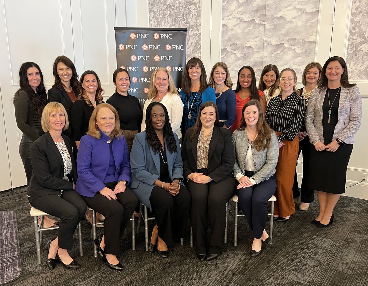 DebRohloffPNC's tweet photo. Be intentional about financial planning because your financial means gives you choice and opportunity. Wise words to follow from @PNCBank’s Carole Brown. #TeamPNC #Leadership #Project257 https://t.co/fMbEghA2Pd