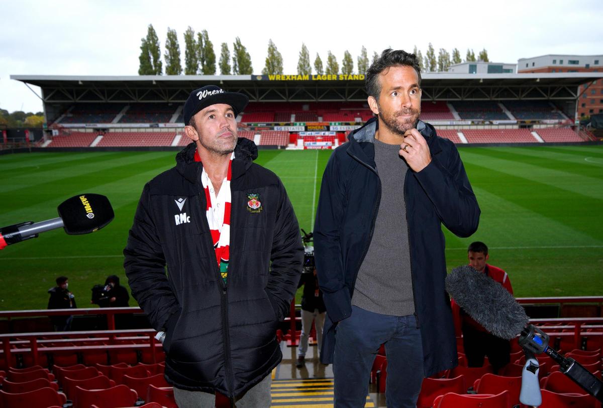 Ryan Reynolds and Rob McElhenney paid $2.5 million for the world's third-oldest football club. But the team is in the 5th division of the English football pyramid and has almost no chance of making it to the Premier League. Still, it was a genius move. Here's why 👇