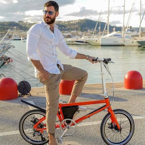 DonnoBikes's tweet photo. Avete un'idea su come migliorare i vostri processi di pensiero? 🤔
Ne abbiamo una!

Il ciclismo aumenta il flusso di sangue e ossigeno al cervello, che attiva e ripristina l'azione dei recettori e promuove la creazione di nuove cellule cerebrali nell'ippocampo. https://t.co/gebZxgB4UI
