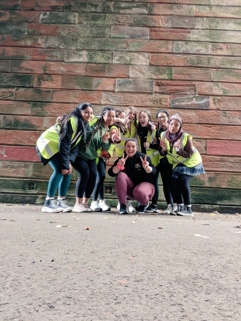 MissMcCorry_'s tweet photo. The best team I could ask for during the @BreastCancerNow sponsored run  today at the Kelvin Walkway with @ndhsglasgow!! High Fives for the  participants, created a cheer, the cha cha slide &amp; the tunnel for the participants to run through 😂🏃‍♀️ Well done everyone 🌟☺️ https://t.co/xTTU39UVs0