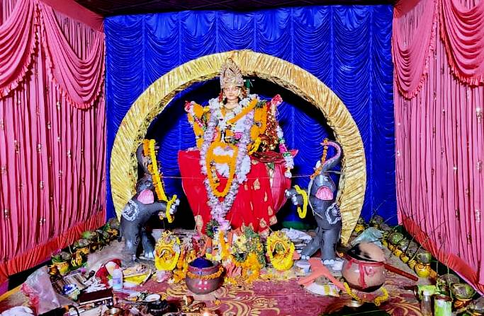 MayorofBBSR's tweet photo. #GajalaxmiPuja #LaxmiPuja #PressColony #Bhubaneswar https://t.co/wIGVV01RJd