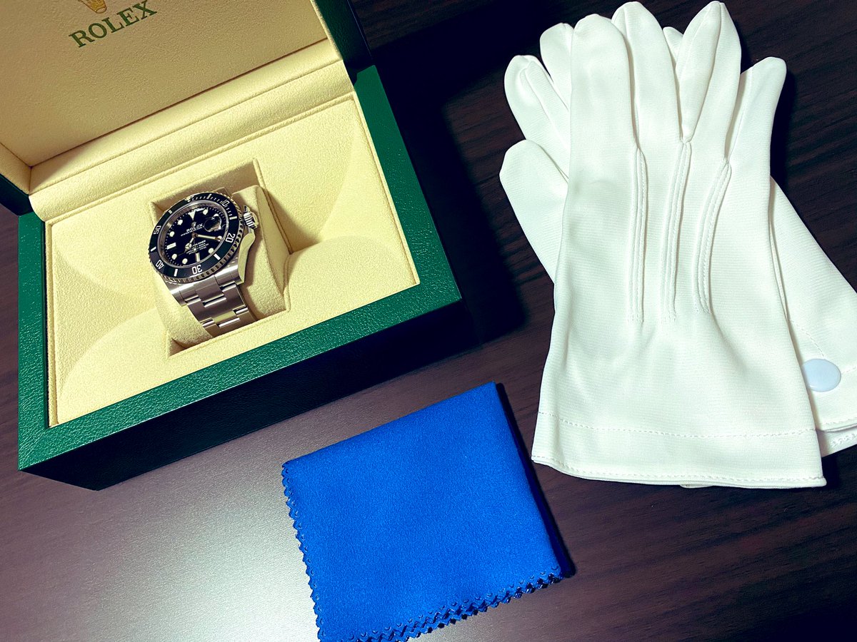 pasta0880's tweet photo. 時計を触る用の手袋とクロスを購入🙌✨
これでいつでもお手入れができる😏

まだまだ購入制限が終わらないのですが2本目何を買おうか迷い中、、
制限外のモデルかそれとも再度プロフェッショナルモデルを狙うか🤔 https://t.co/e7WE2XkNSF