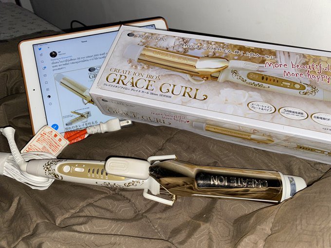 goiept's tweet photo. 1,990 ส่งฟรีค่ะ CREATEION CURL 38 สีทอง ตัวดัง ในยูทูปมีรีวิวเยอะมาก สนใจเดมมาดูรูปได้ ลดได้อีกนะคะ #createion #createionthailand #เครื่องม้วนผม #ส่งต่อเครื่องม้วนผม #ส่งต่อเสื้อผ้ามือสอง #ส่งต่อคสอ #ใช้ดีบอกต่อ #HowtoPerfect #ส่งต่อสกินแคร์ #vodana #vivid #ที่หนีบผม #ที่ลอนผม https://t.co/Iktsa2k2gR