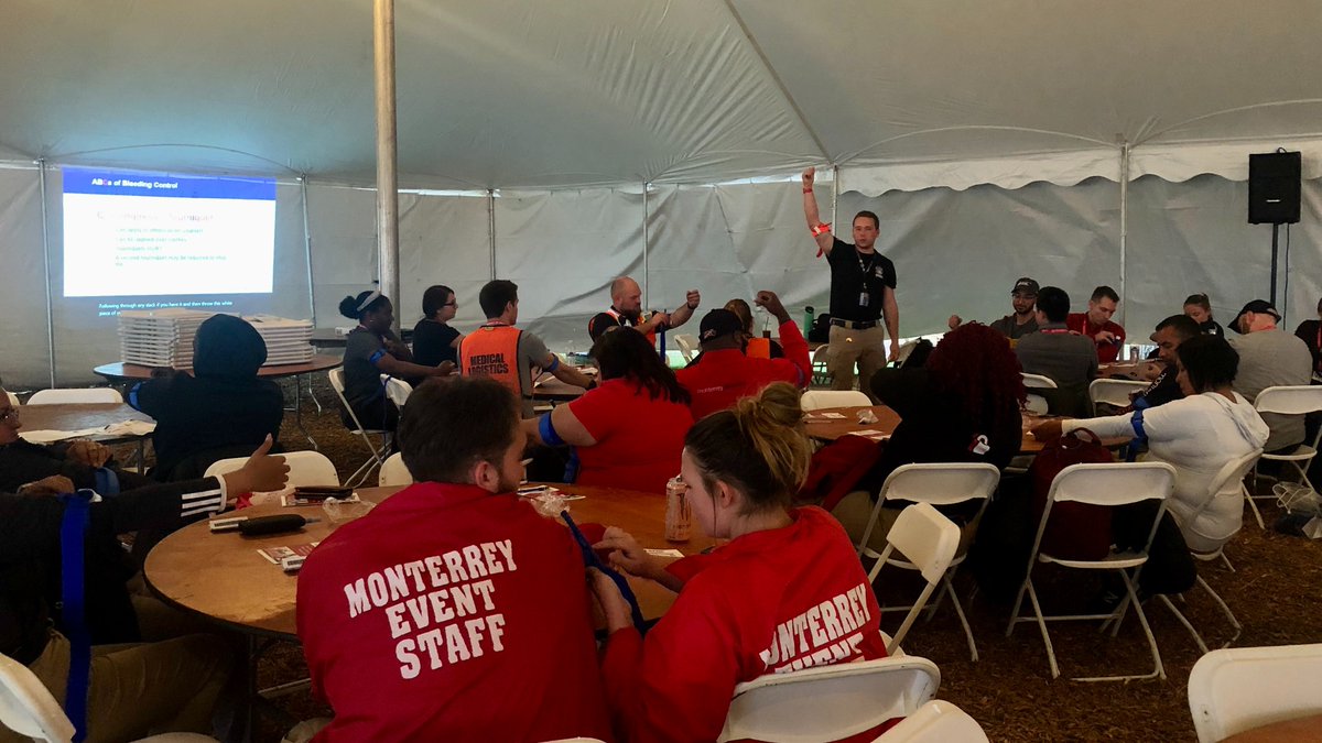 NM_DMCEPI's tweet photo. Leading up to the marathon last week, the @ChiMarathon and DMCEPI partnered with @ChicagoOEMC to provide life-saving Stop the Bleed and Hands-Only CPR training to @monterreysecur and marathon staff. #SafeChicago #stopthebleed #handsonlycpr https://t.co/OJY05GtKX5