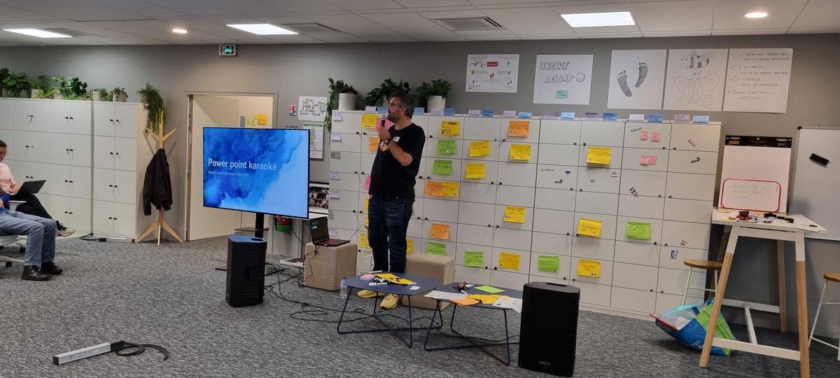 massbath's tweet photo. Sûrement la meilleure session de la journée #unconf @AgicapFrance https://t.co/CRTIRCvjvr