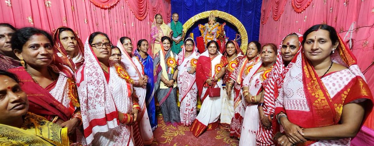 MayorofBBSR's tweet photo. #GajalaxmiPuja #LaxmiPuja #PressColony #Bhubaneswar https://t.co/wIGVV01RJd