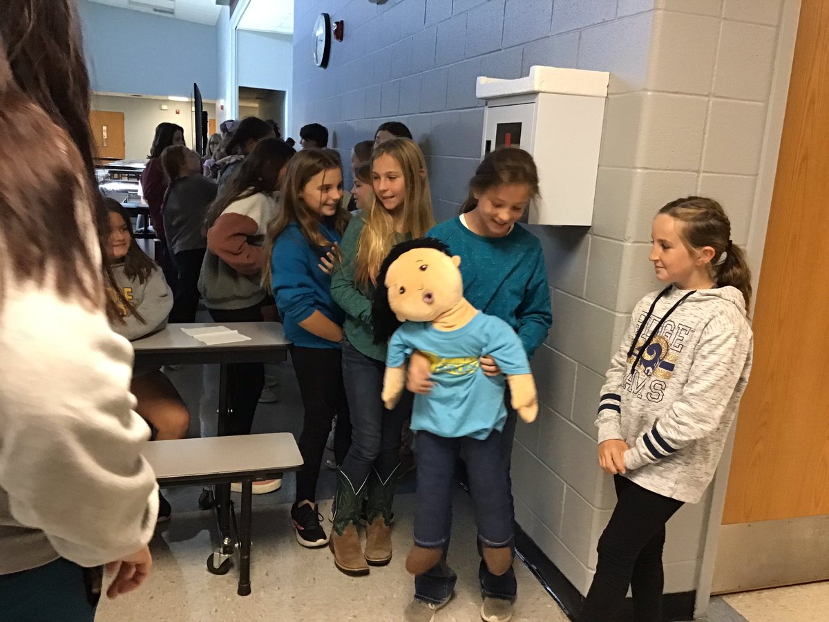 My5thGrade's tweet photo. Learning about and practicing the Heimlich @USD449 https://t.co/z4ZHnevIPE