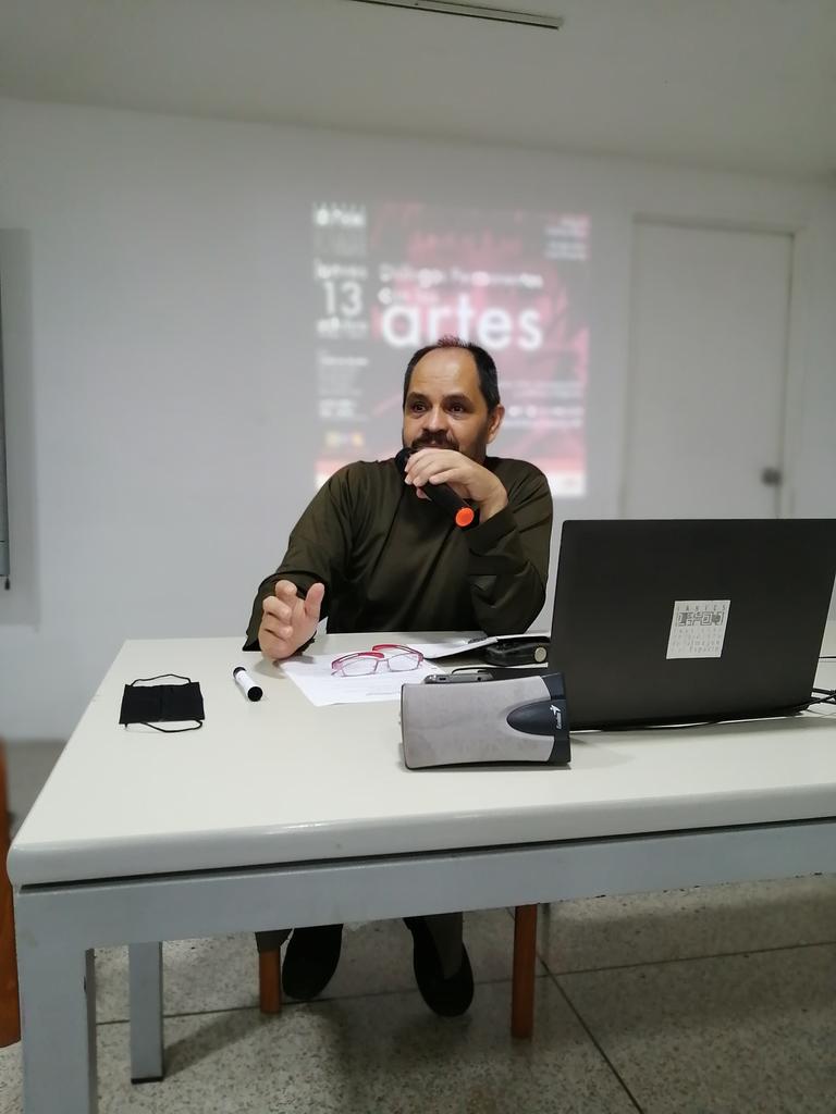 IartesVzla's tweet photo. #EnDesarrollo
En la sala Creadores Visuales del #Iartes, DIÁLOGOS PERMANENTES CON LAS ARTES
Una amena conversa sobre arte, conceptuación y estética indígena, con Carlos Ríos.
*
#Arte #ArtesVisuales #ArtesPlásticas #Venezuela
*
@minculturave @VillegasPoljak @MaryPemjean https://t.co/pbEqHsz005