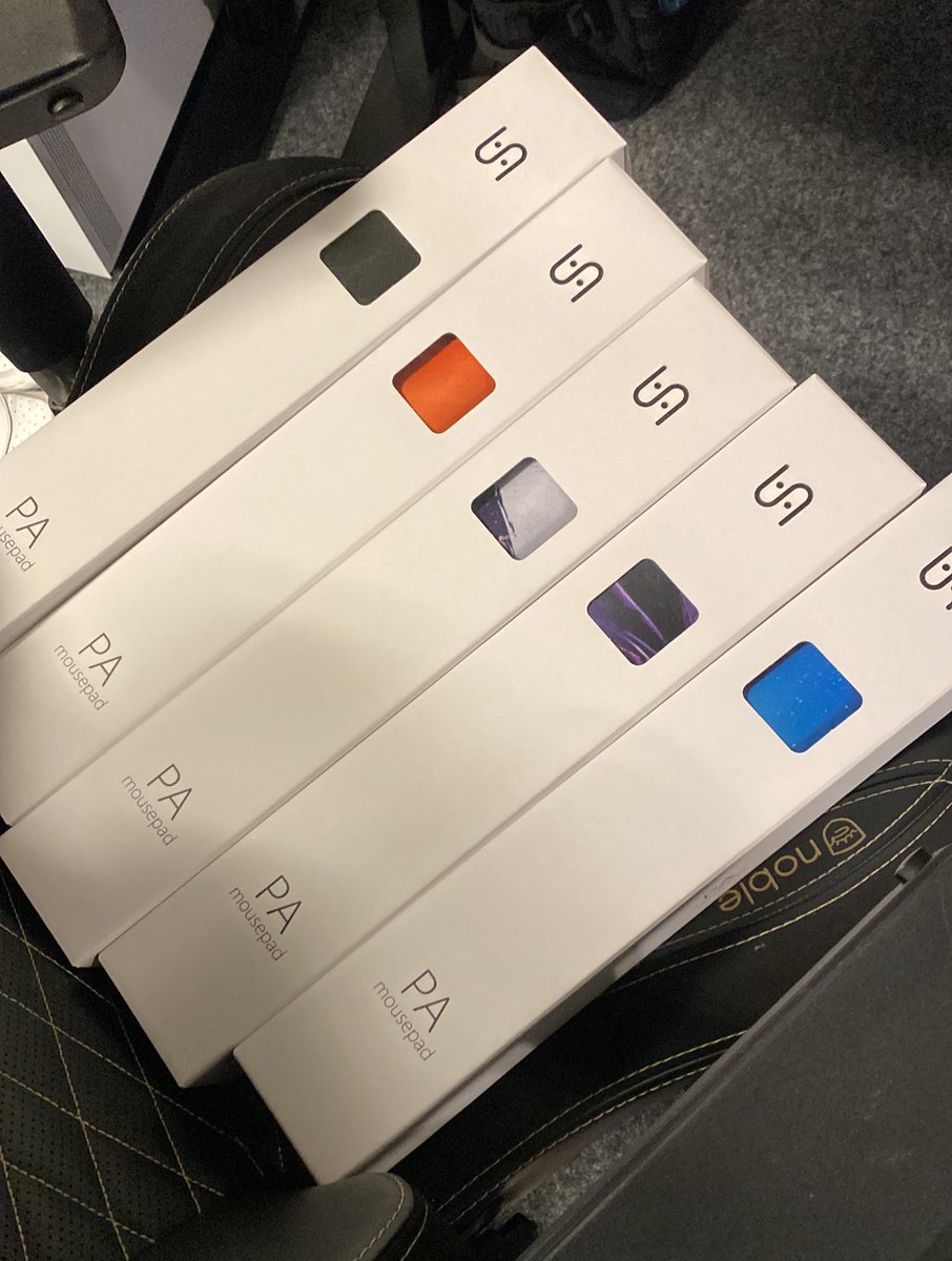 Rapeize, bom dia. ☀️ 

Tô com uns vaxees pra vender. R$450+entrega. Sem fofoca!
Qualquer coisa da um alô na DM