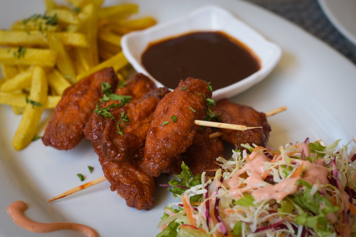 TheYellowChilly's tweet photo. Treat yourself to a world of unpretentious, comforting food.
Come on over! Indulge a little, won't you?
.
.
#theyellowchilly #jinjarestaurants #cafesofjinja #chickenwings #breakfastideas #lunchideas #dinnerideas #chickenlovers https://t.co/KQJiiu4Khj