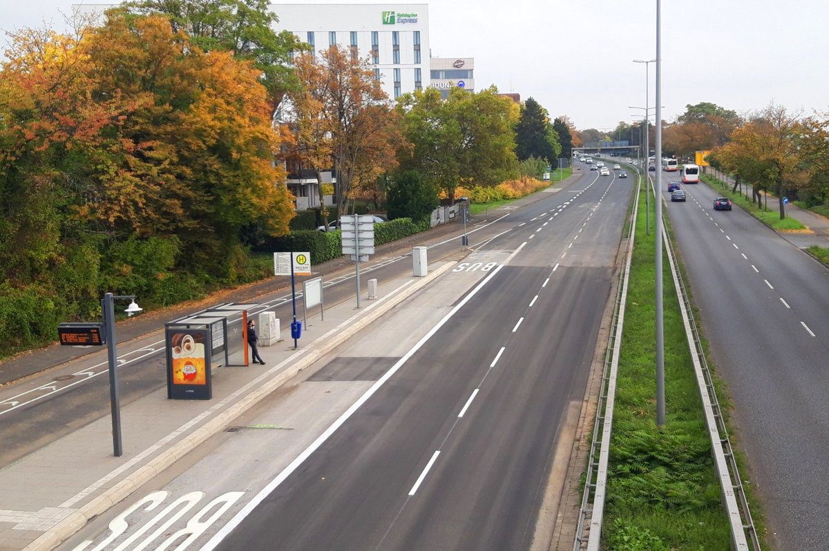 wiaktuell's tweet photo. #BerlinerStraße freigegeben 
Gut Nachricht für alle #Pendler. Nach den Reparatur- und #Sanierungsarbeiten der #BerlinerStraße in #Wiesbaden ist diese am Donnerstagnachmittag wieder freigegeben worden. https://t.co/ySAqQIWT7d https://t.co/rWINulEvaA