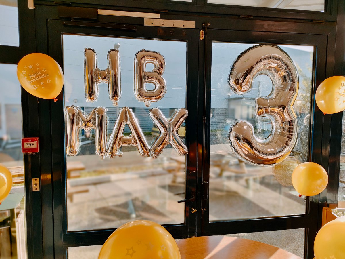foundever_fr's tweet photo. La semaine dernière, nous avons célébré les 3 ans de MAX 🎂, le programme dédié à nos collaborateurs... Retour en  images 📸

Merci à toutes nos équipes pour leur participation et leur mobilisation pour faire vivre MAX ❤️

#MAXWeek #SitelMAX #SitelLife #CX https://t.co/kEkif4WMr7