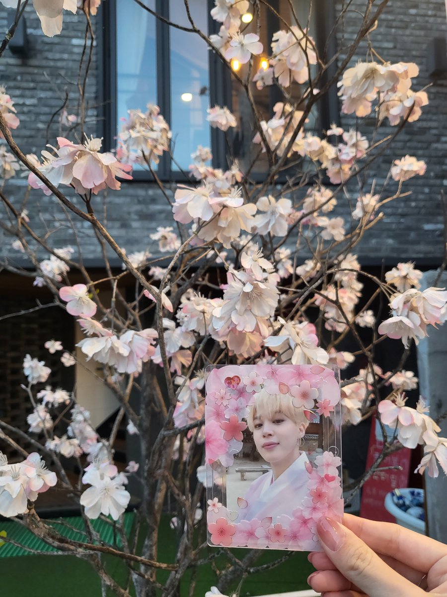 486_1013's tweet photo. 221012

홍대 마마즈돌

너무 예뻤던💗

#박지민_이거_봐줘
#박지민_인생은_28살부터
@HBD_jmmini https://t.co/g1xDM2AYQd