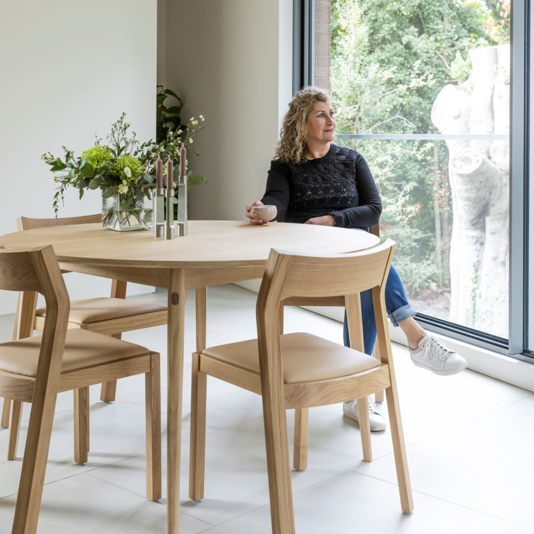 ✨As seen on Grand Designs✨

Tucked away in a corner of leafy South East London is a build with impressive angles. The ‘cheese wedge’ shaped home is the vision of private chef Corinne Rowe.
Find out more via the Case Journal now: casefurniture.com/blogs/news/tra…

@sylvden <a href="/GrandDesignsTV/">GrandDesigns</a>
