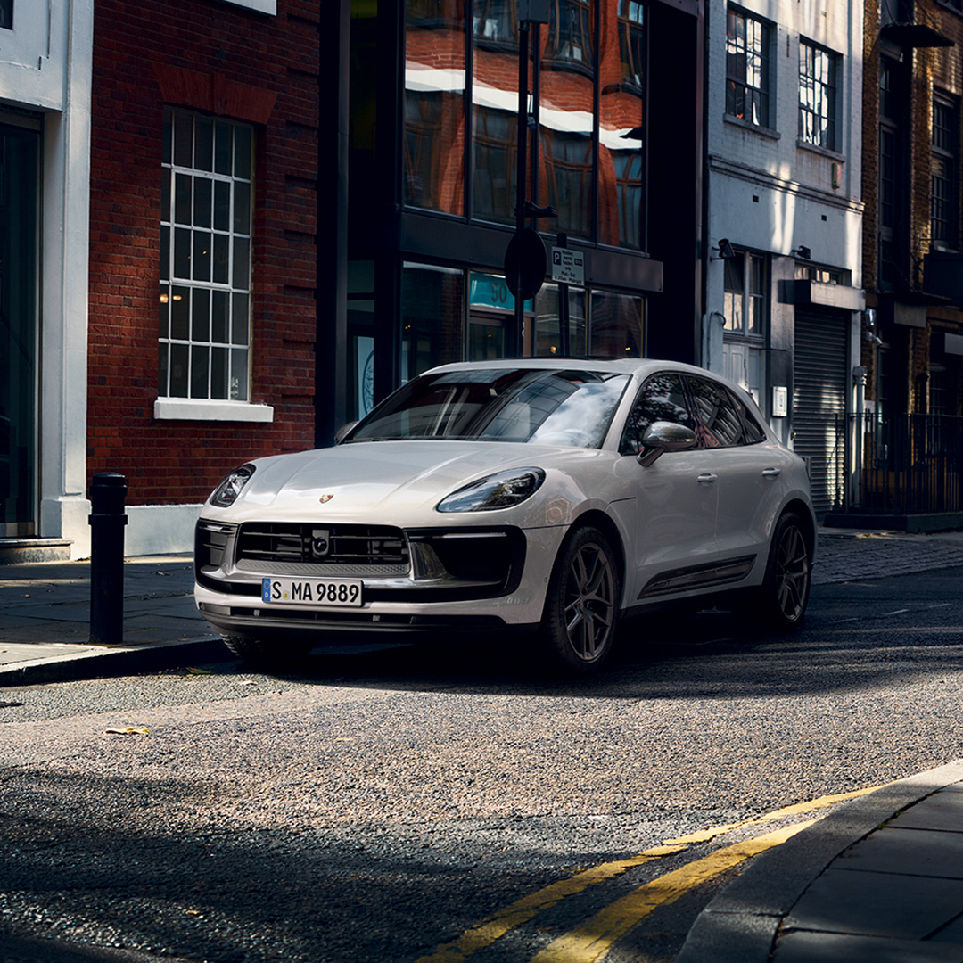 PorscheCenterPR's tweet photo. El #PorscheMacan es el vehículo deportivo de los SUV compactos. Conócelo en #PorscheCenterPuertorico. https://t.co/XFDdBt6R67
