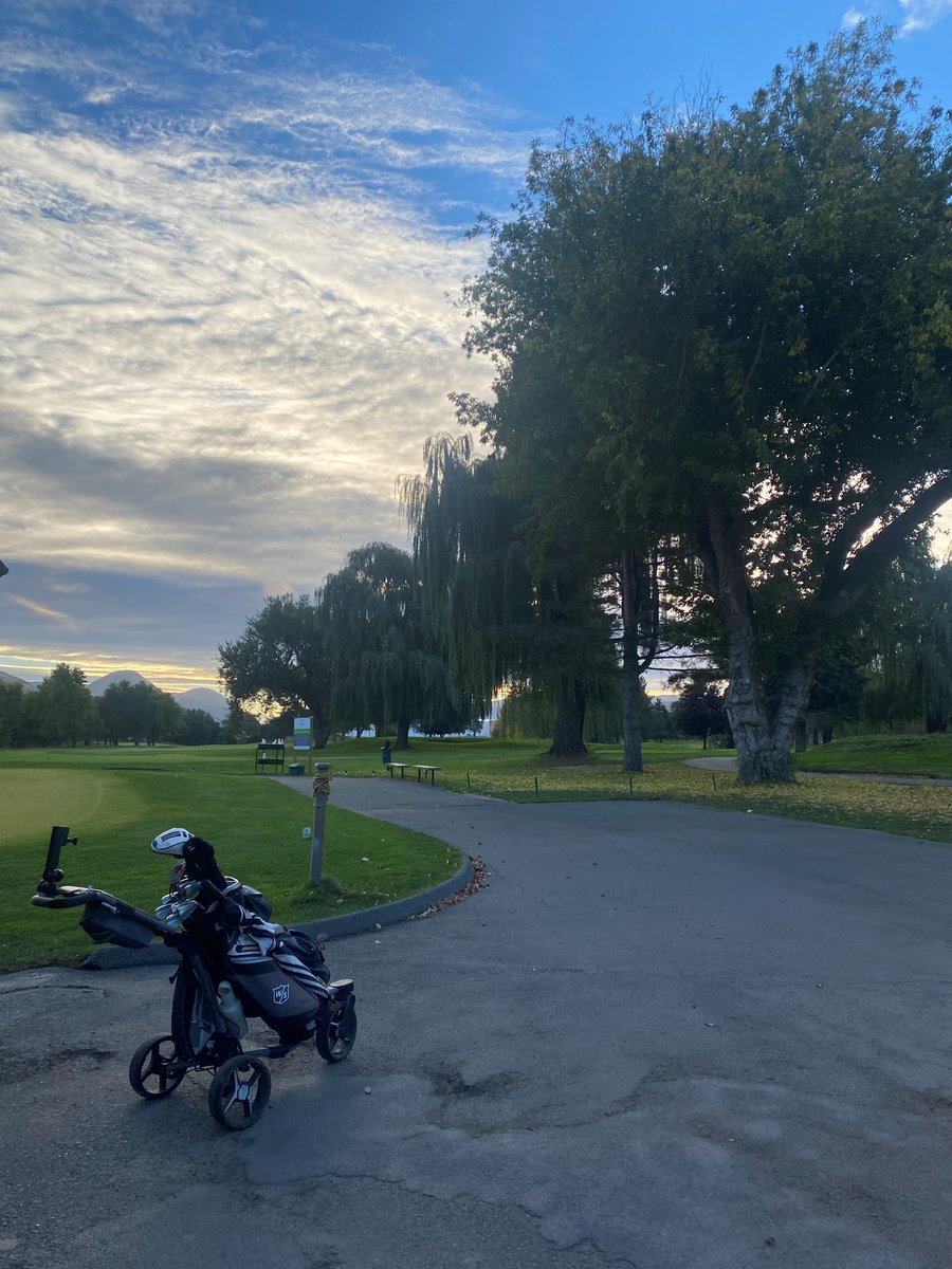 What an amazing season it has been thus far⛳️ There is still a couple weeks left to get some more golf in!

Make the most of this beautiful fall weather and book your tee time now! 🏌️‍♂️

#fallgolf #golftwitter #kamloopsgolfcc