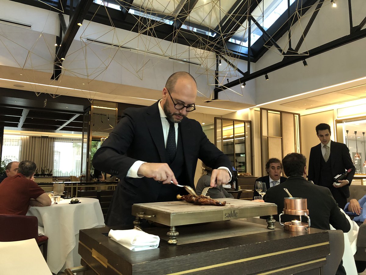 salsadechiles's tweet photo. Cuando abrió no acabó de convencerme, pero en cada nueva visita ha ido evolucionando a mejor para situarse entre los más destacados de cocina clásica en Madrid: Saddle. Pocos equipos de sala a este nivel. https://t.co/ekM35cyoXQ
