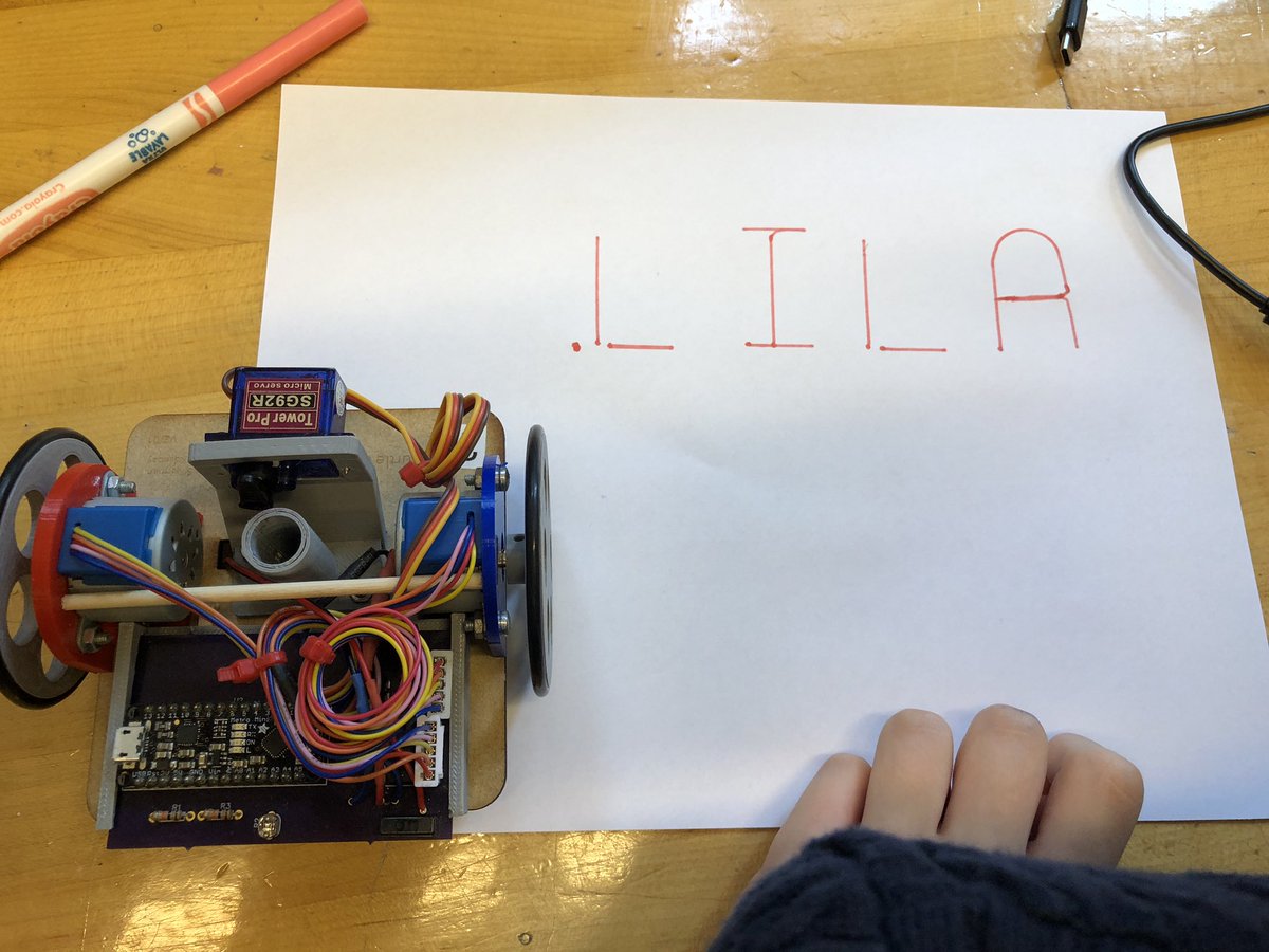 joshburker's tweet photo. Class VII @MarymountNY #programking #LogoTurtle to draw their names! #art #math https://t.co/fprV5uUD4v