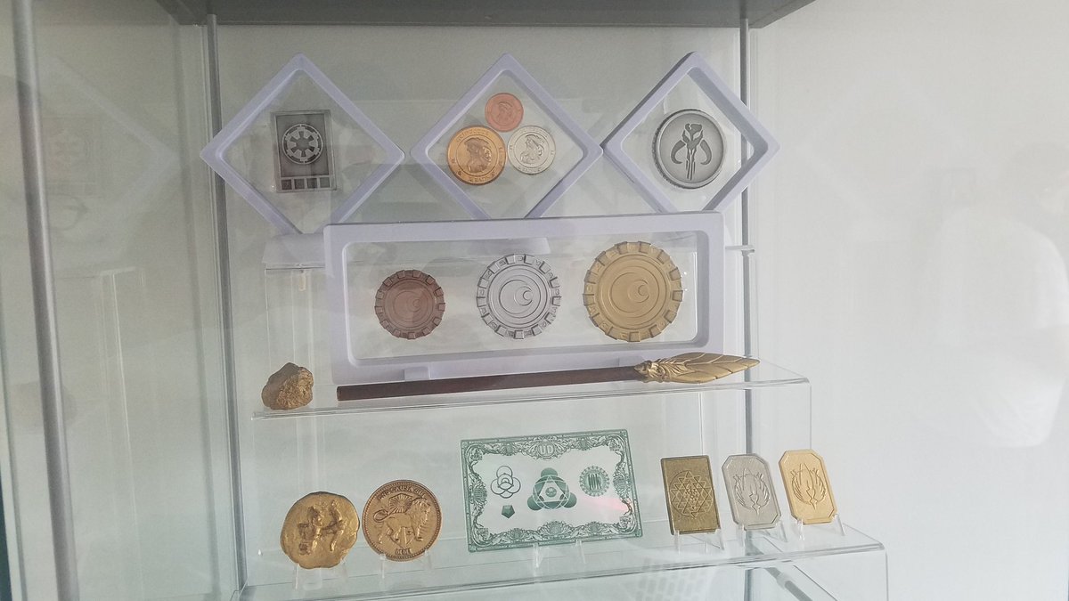 PropTreasure's tweet image. Some of my movie/tv show prop coin, currency and treasure collection.

#Props 
#MovieProps
