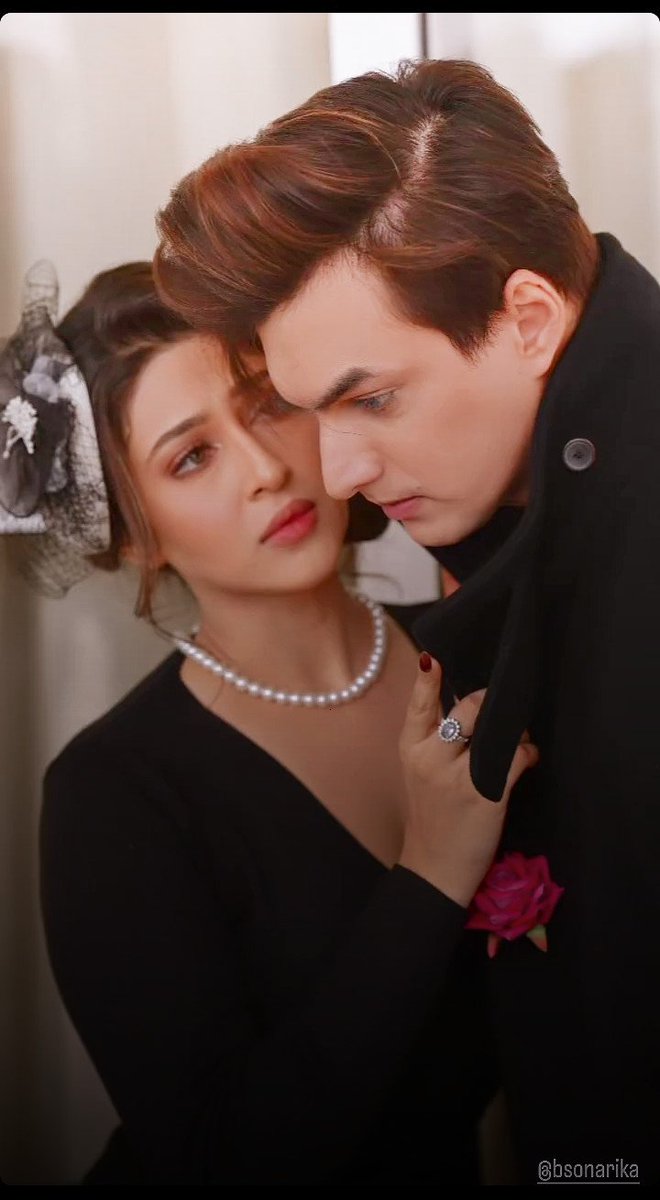 Sonali_momo3's tweet photo. MoMinions fav couple are here😍
No one can beat them in gorgeous looks n bomb chemistry ❤
N this pic itself screaming their talent n potential together🙌
Wishing them to see in happy project soon🤞
Ty momo for this🤧
#Shonkse #MohsinKhan #sonarikabhadoria https://t.co/UfyyEcJjn5