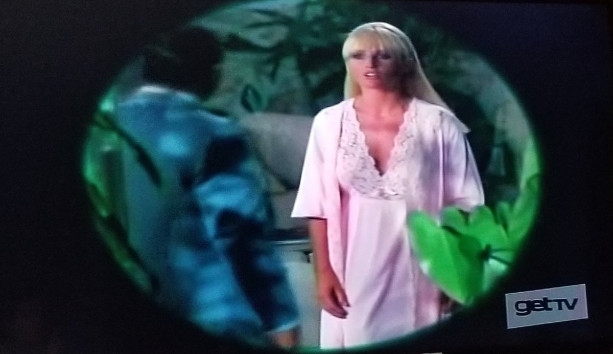 Otalia69's tweet photo. @ValentineMagic #HappyThursday, enjoyed seeing you as Selena at the beginning of the #HartToHart episode #WhatMurder? A few flashbacks also, as #JonathanHart tried to remember what happened to #theblonde! 📺 #ThrowbackThursday https://t.co/uY0k1cods7