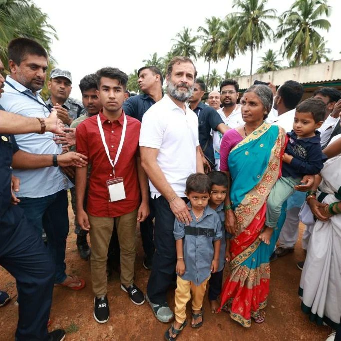 WijdanSyed1's tweet photo. Unity is strength; we are only as strong as we are united, lets Stand with RAGA.
#BharatJodoYatra #Karnataka #MyLeaderRahulGandhi https://t.co/RuDkmBl4bY