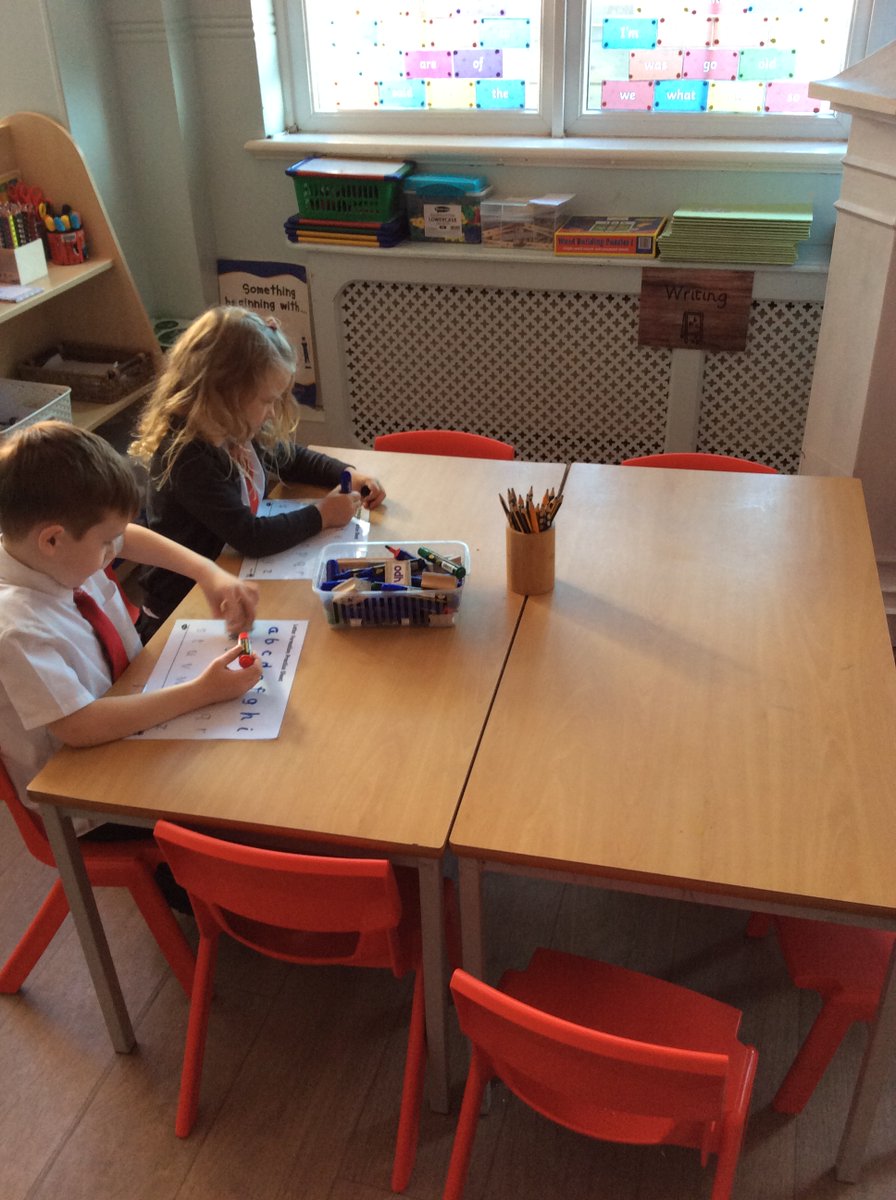 Our Reception children were hard at work in their 'writing for pleasure' corner. Last week all resources were based on 'space' inline with our whole school science theme this week. Up...up....and away! @HolyTrinityGar @Jacsalsmith #LWQM #indepententwriting