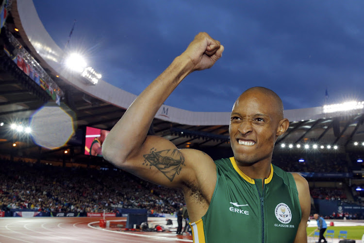 Radio2000_ZA's tweet photo. 📻 It's #GameTimeOn2000 with @MotshidisiM 📻
⏲️ 18h00 - 19h00

Tonight we are in the #18Area
🗣️ Olympic 🥈 Khotso Mokoena joins us

🗣️ We will also catch up with @reneilwe06 to chat about his graduation as a CAF B licence holder. https://t.co/OgQvcO2lug