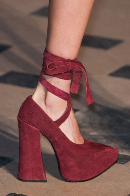 archivedlooks's tweet photo. Vivienne Westwood https://t.co/QdCfSAMdBh
